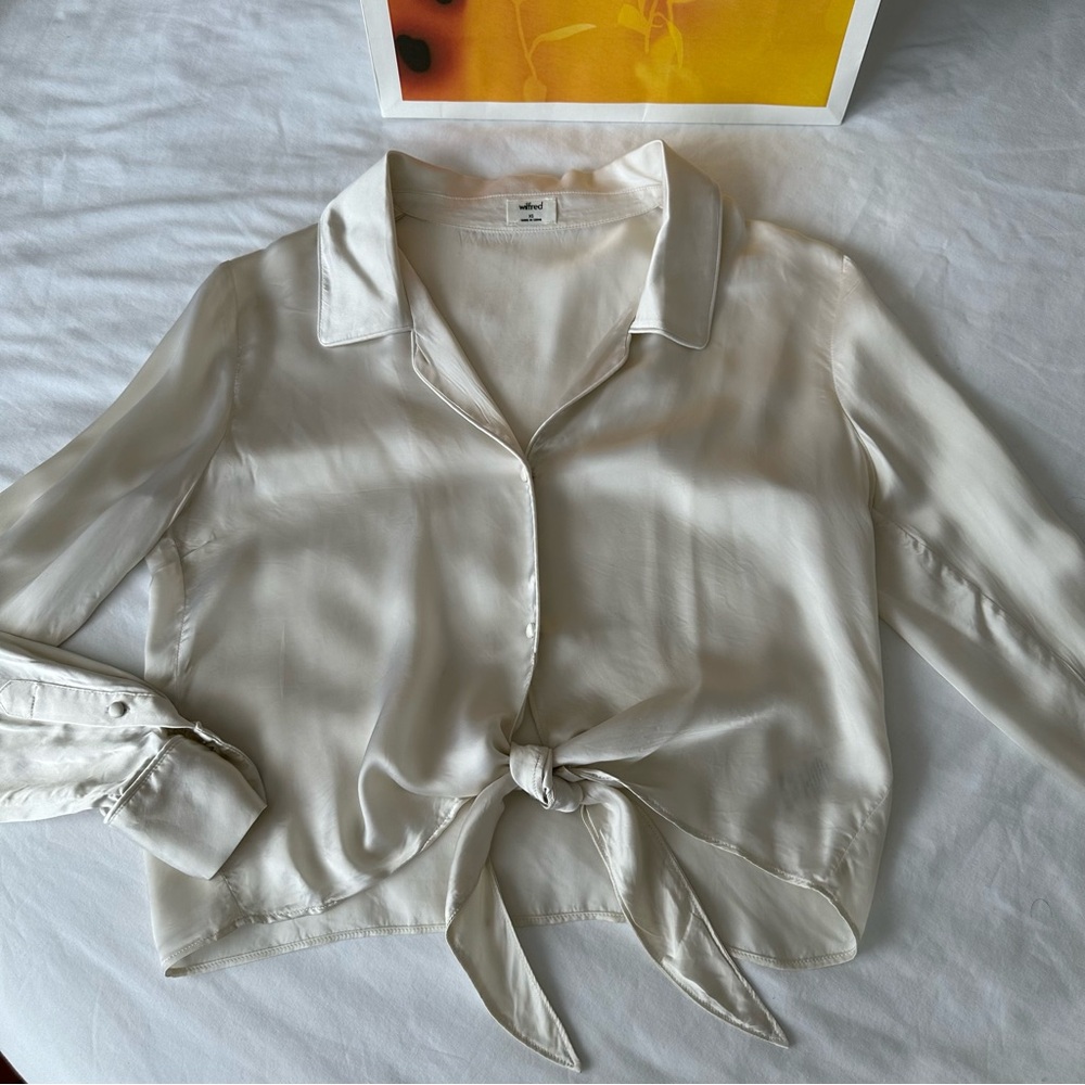 Aritzia Wilfred tie-front satin blouse
